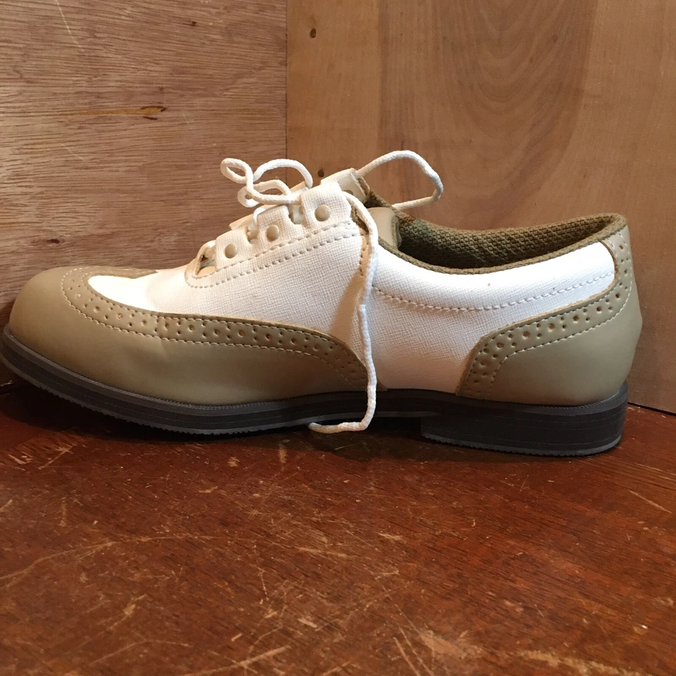 Dunlop Brand Womens Golf Shoes Two Tone Tan And White Size 8 - Image 3 of 4