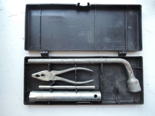 Alfa Romeo GTV-6 USED Original TOOL CASE with Alfa Logo LUG WRENCH & TOOLS - Bild 2 von 21