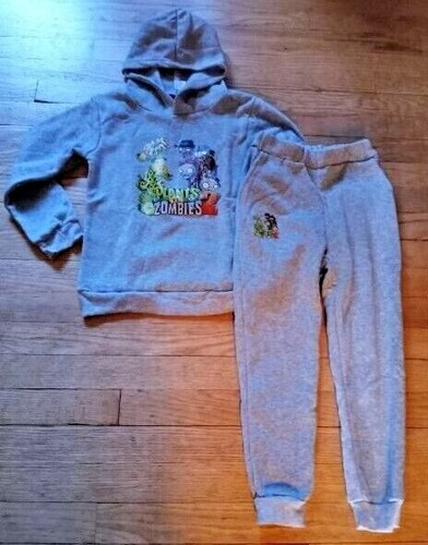 Ensemble sweat à capuche et pantalons plantes vs zombies taille 6 - 8 - 10 neuf - Photo 1 sur 2