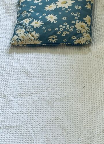Vera Wang Luxury Pique King Waffle Weave King Comforter! French White! Stunning! - Picture 3 of 13
