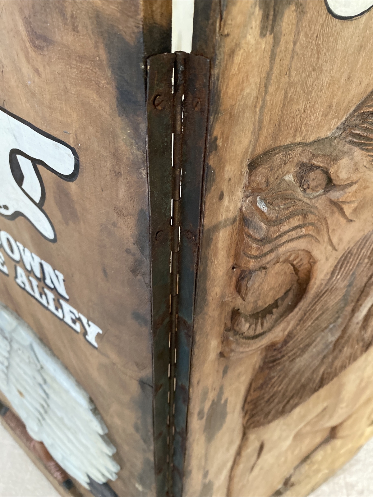 Vintage Hand Carved Wooden Sandwich Board Advertising Board Lion And Swan Deficyt super specjalna cena, tanio