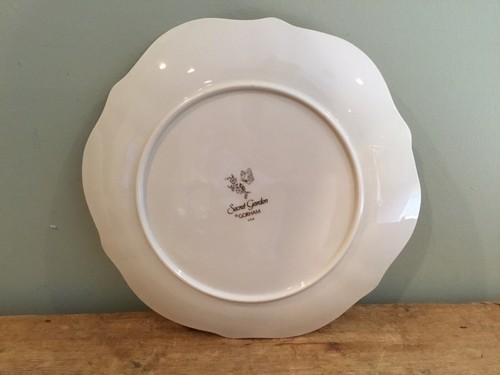 Gorham China Secret Garden Cake Plate Scalloped Edge Gold Trim 11” Made in USA - Picture 4 of 5