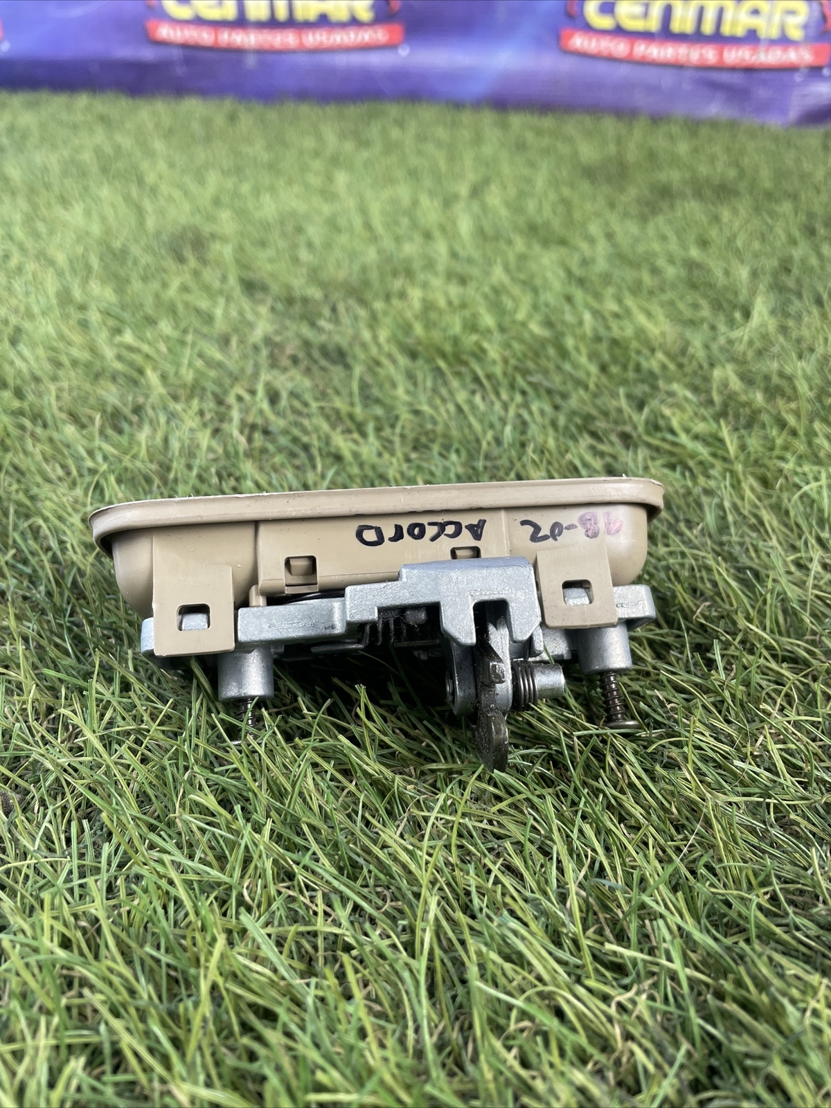 1998 1999 2000 2001 2002 Honda Accord Glove Box Latch Lock Handle BEIGE