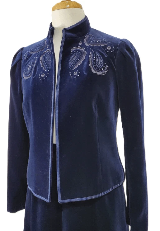 De Colección Años 80 LOUIS FERAUD Mujeres Traje Falda Chaqueta Azul Terciopelo Apliques Ribete Plisado S M Foto 3 de 4