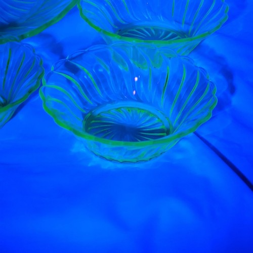 Antique 1930 Bagley Uranium Glass serving Fruit Bowls X6 - Picture 10 of 16