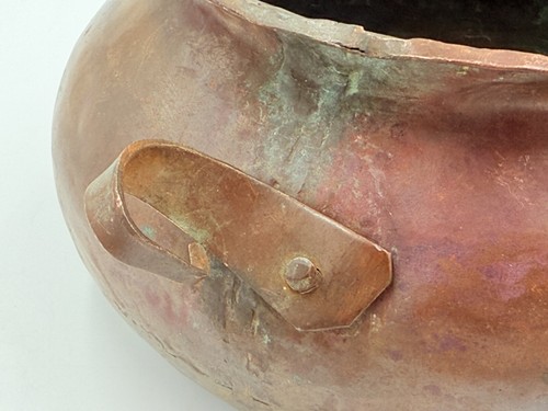 Antique Hand Hammered Copper Pot Dovetail Seam Beveled Edge Forged Iron Handle - Picture 15 of 18