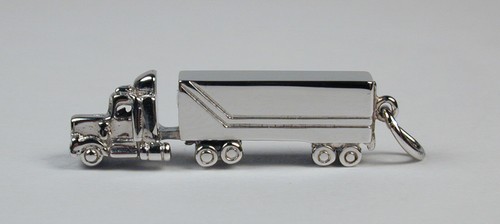 Remolque tractor de plata esterlina de 18 ruedas encanto gratis EE. UU. Envío - Imagen 1 de 6