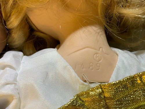 Home Interiors Katherine (#1489) Kneeling Praying Porcelain Doll - Picture 10 of 10