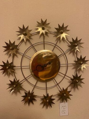 Vintage 1960s Mid-Century Modern Celestial Wall Clock, 24" Sunburst Design - Picture 3 of 6