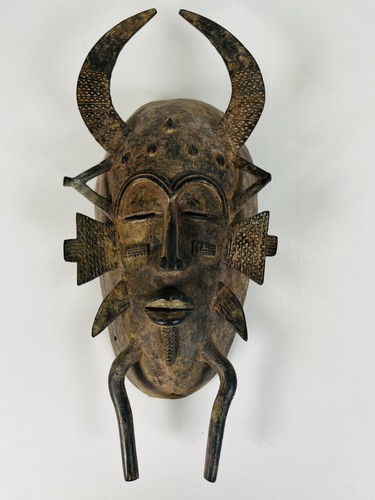 Máscara facial de metal de Senufo Peoples Costa de Marfil con África alrededor de 1950 - Imagen 1 de 13