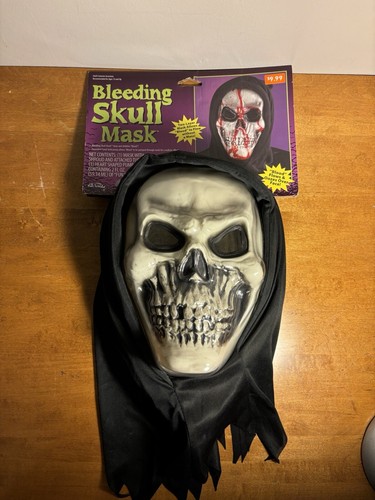 Halloween Mask Bleeding Skull Two Layer Fake Blood Flow Down Face Scary Effect - Picture 2 of 7