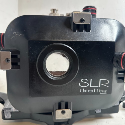 Cámara SLR submarina con montaje roscado de policarbonato negro transparente Ikelite - Imagen 8 de 13