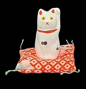 Vintage Miniature Maneki-Neko Lucky Cat Figurine on Cloth Cushion 1.5" Tall CL2