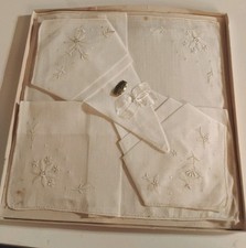 Vintage IRISH LINEN Hankie Handkerchief Dainty Edging Unused