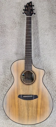 Breedlove PSCN55CEMYMY Pursuit Exotic S Concert CE White Sand, Acoustic Electric