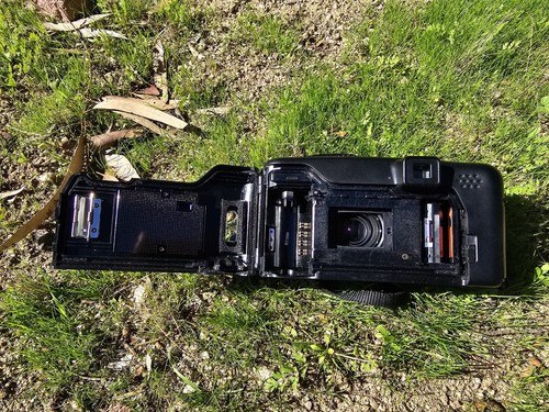 ***Olympus Infinity Zoom 210 Point and Shoot Film Camera w/ Bag (Not Tested)*** - Picture 6 of 10