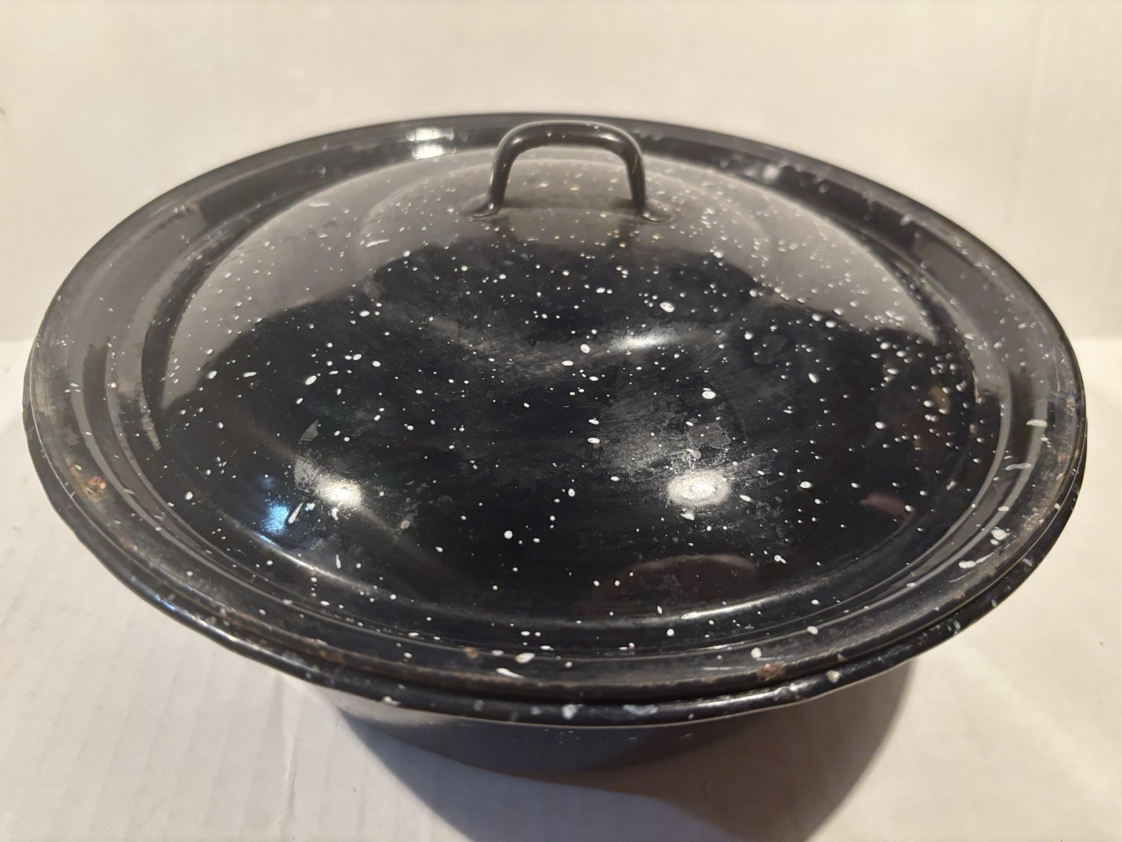 Enamelware 9.5” Round Pot Roaster Blue & White Speckled With Lid 2.5 Qt VTG