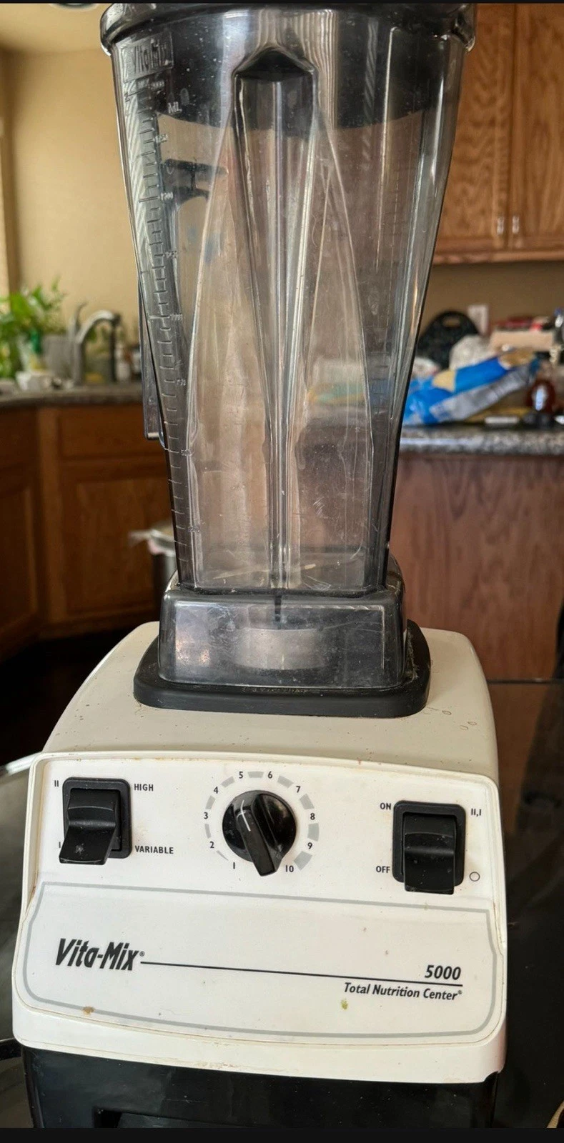 Vitamix 5000 Total Nutrition Blender & 64oz Pitcher 10 Speed VM0103-White GUC