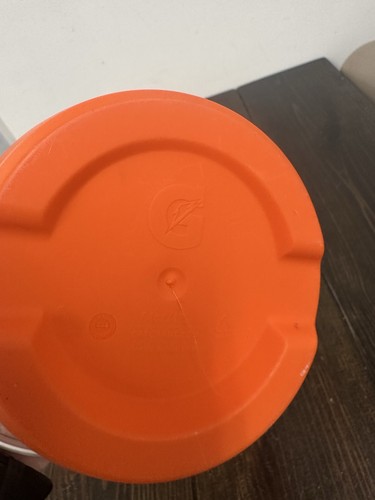 Botella de agua de hidratación deportiva jarra refrigerador Orange Gatorade 1/2 galón usada en excelente estado - Imagen 5 de 10