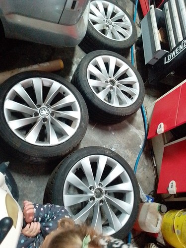 3C8601025D Juego Llantas VW SCIROCCO Neumático Bridgestone R18 Turbina - Imagen 1 de 5
