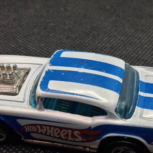 HOT WHEELS- 1957 CHEVY- 1976 Red White Blue Diecast Car Vintage - Picture 6 of 10