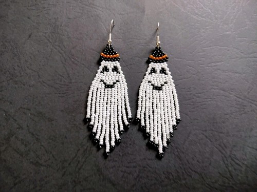 Pendientes de Halloween con cuentas fantasma con flecos con cuentas espeluznantes hechos a mano