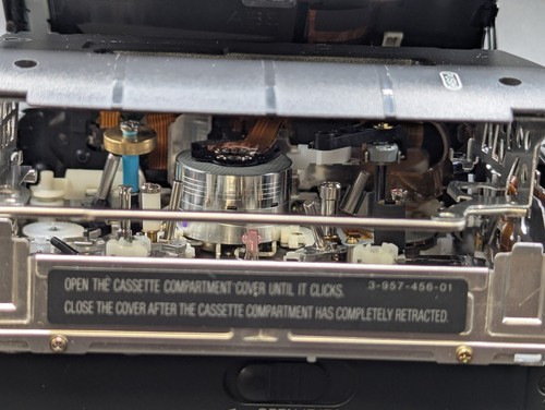 Sony CCD-SC5 Handycam 8MM Video Camcorder Made in Japan Rare - Tested Works! - Picture 17 of 18