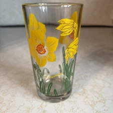 Vintage 1950s Boscul Peanut Butter Glass Yellow Narcissus Tumbler 5"