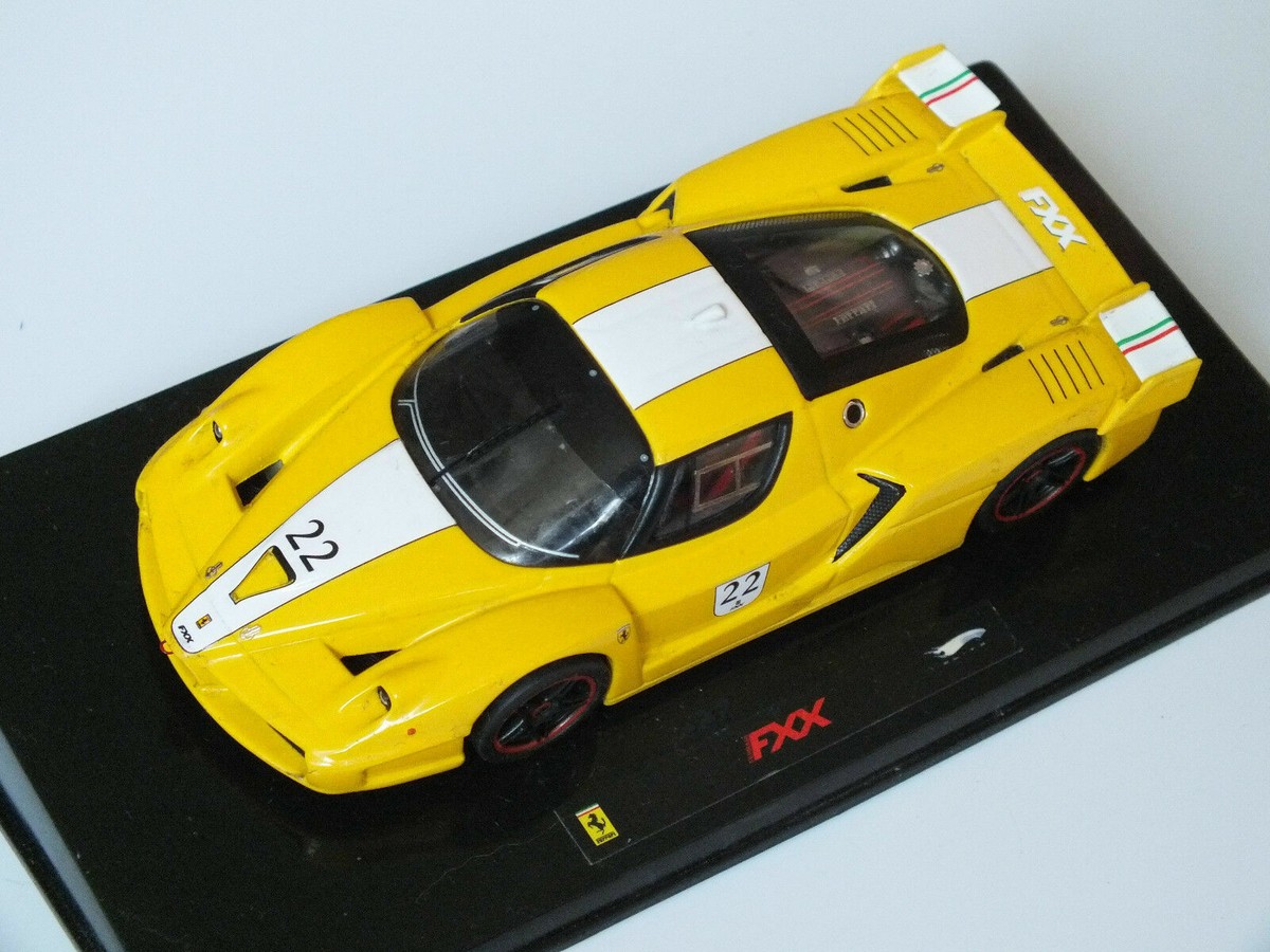 HOT WHEELS ELITE 1:43 AUTO METALLO E PLASTICA FERRARI FXX GIALLO