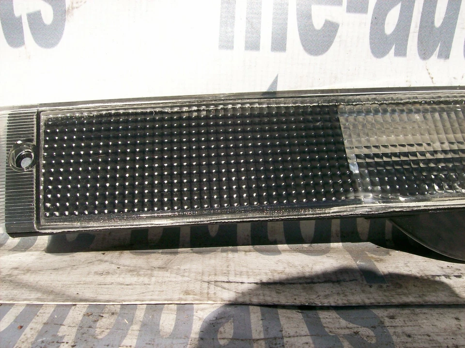 Cadillac Allante 1987-1993 nuevo mercado de accesorios parachoques izquierdo luz antiniebla Foto 4 de 4