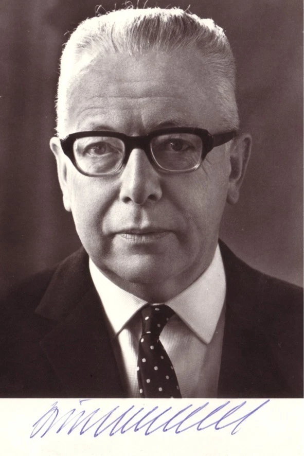 Gustav Heinemann++Autogramm++ ++3.Bundespräsident BRD++ - Bild 1 von 1