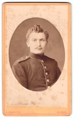 Fotografie E. Schroeter, Meissen, Obergasse 597, Portrait sächsischer Soldat in 