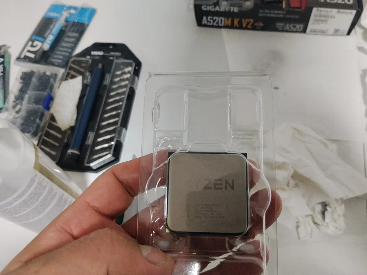 Procesador AMD Ryzen 7 2700X 8-Core AM4 Usado, sin disipador.