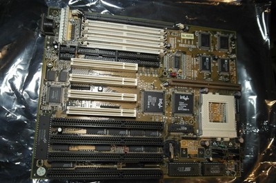 Sockel 7 AT Mainboard PCI ISA SD EDO Intel VX Soltek SL-852D2 256 KB Cache