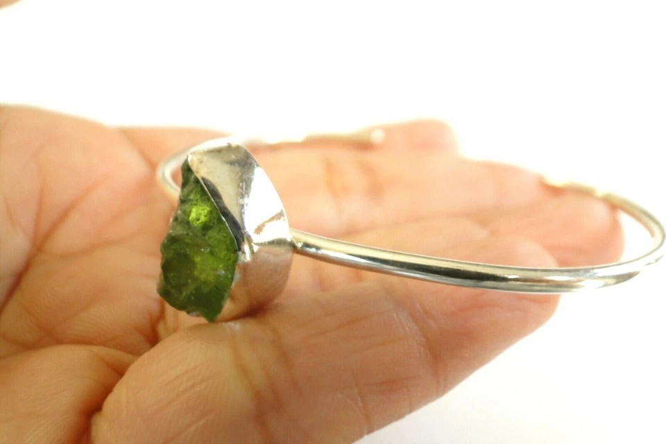 Green Peridot Rough Solitaire 925 Sterling Silver Cuff Bangle Bracelet - Image 3 of 4