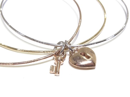 Juego de corazón de plata .925 multitono sumergido 3 aros corte diamante estilo 11,2 g - Imagen 2 de 4