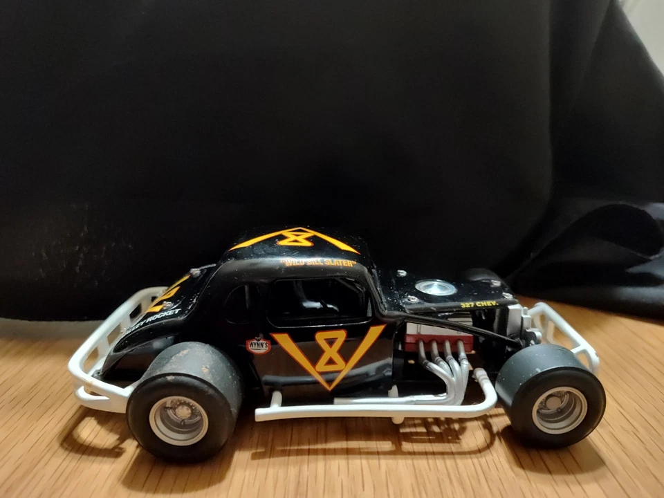 Литая модель модифицированного купе коллекционные предметы мускатный орех ERTL 1:25 - Изображение 3 из 4