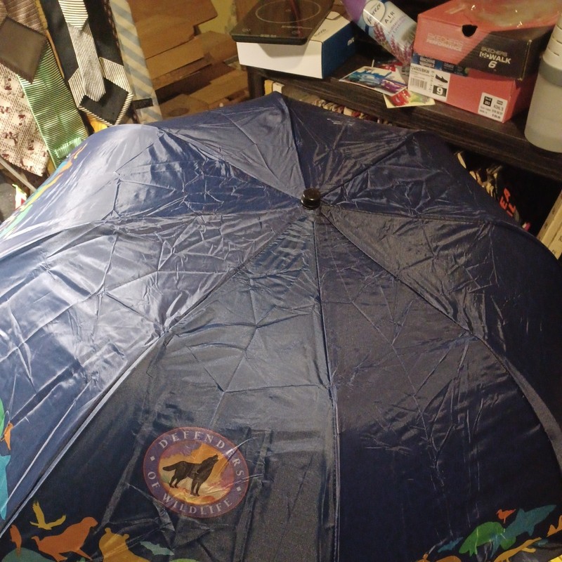 Defenders of Wildlife Umbrella Never Used 37" width