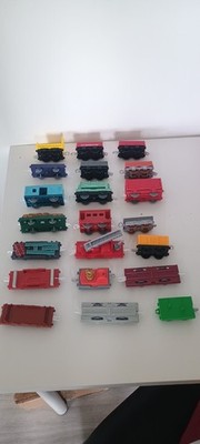 Tomy Trackmaster Auswahl von 21 gemischten Waggons Thomas The Tank Engine Range