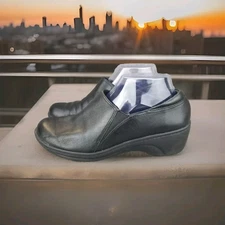 ✅CLARKS Chime Black Leather Slip-on Slip-Resistant Work Clogs Women’s 7.5M Shoes