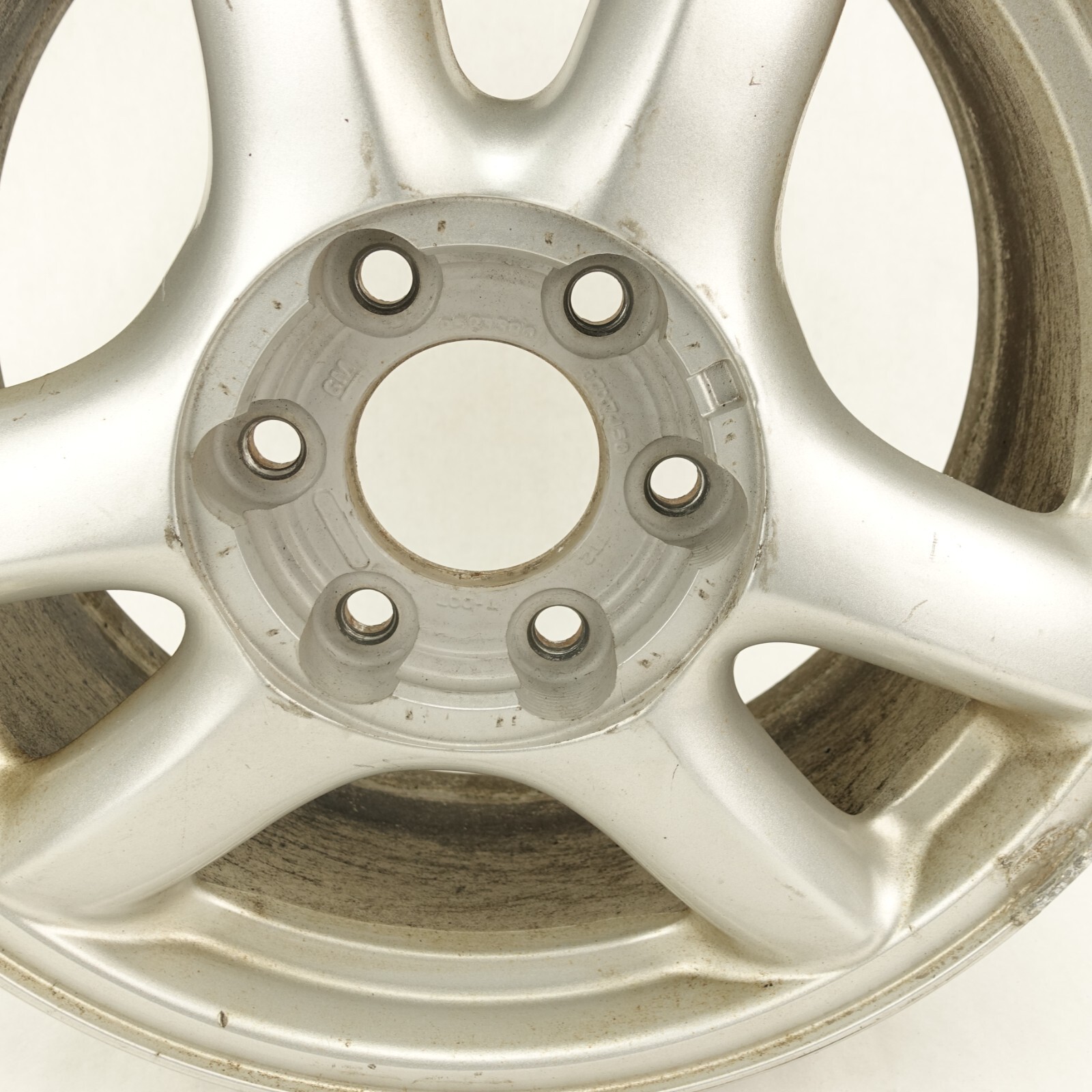 GMC Envoy XL XUV 17 Inch Aluminum Alloy Wheel Rim Ring 2002 2003 2004