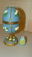 Adorable Easter Resin Egg Figurine/Trinket Box w/Little Chick Inside Egg