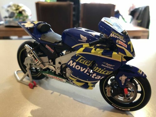 MINICHAMPS 122165300 Masstab: 1/12 | MOTO GUZZI 850 MKI LE MANS 1976