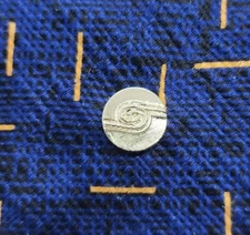 Vintage Tie Tack Tie Pin Gold Tone Yin Yang Swirling Smooth Textured