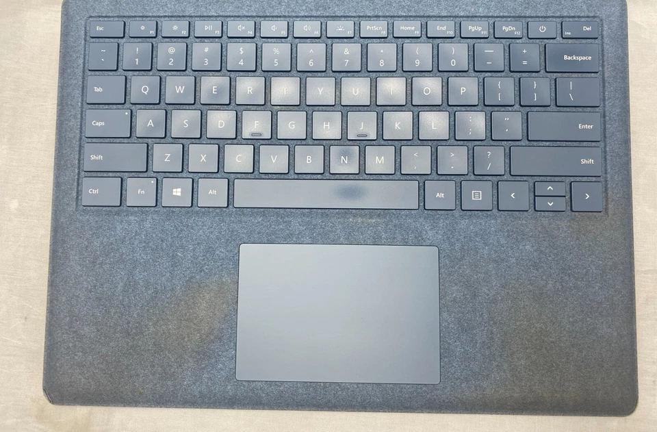 Microsoft Surface Laptop 13.5'' - Intel Core i5 - 8GB - 256GB - Cobalt Cracked - Image 4 of 4