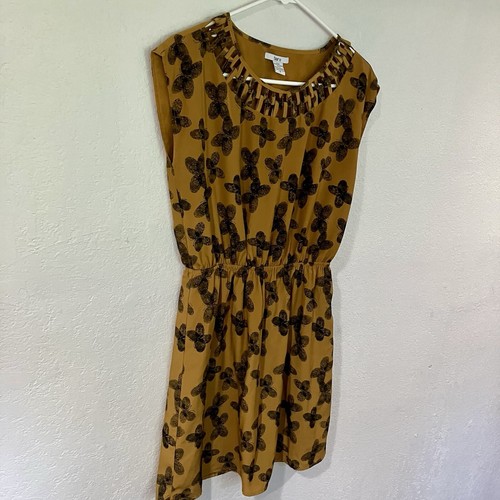 Vestido pequeño Bar III para mujer amarillo mostaza con mariposas ligero bonito Y3 - Imagen 2 de 9