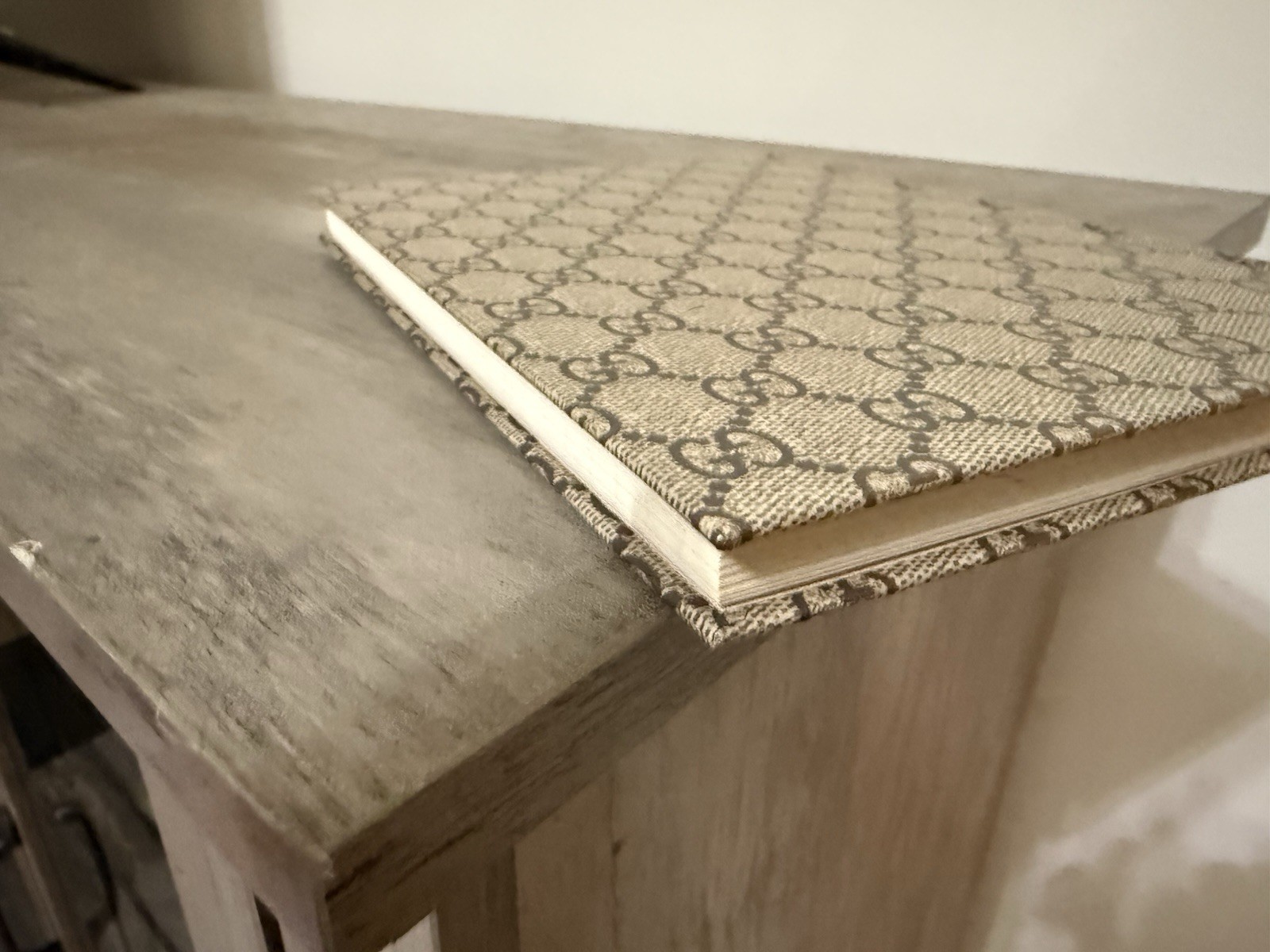 gucci notebook - image 3