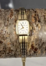 Bulova Watch Gold Toned France Link Band Rectangular Elegant Vintage Runs