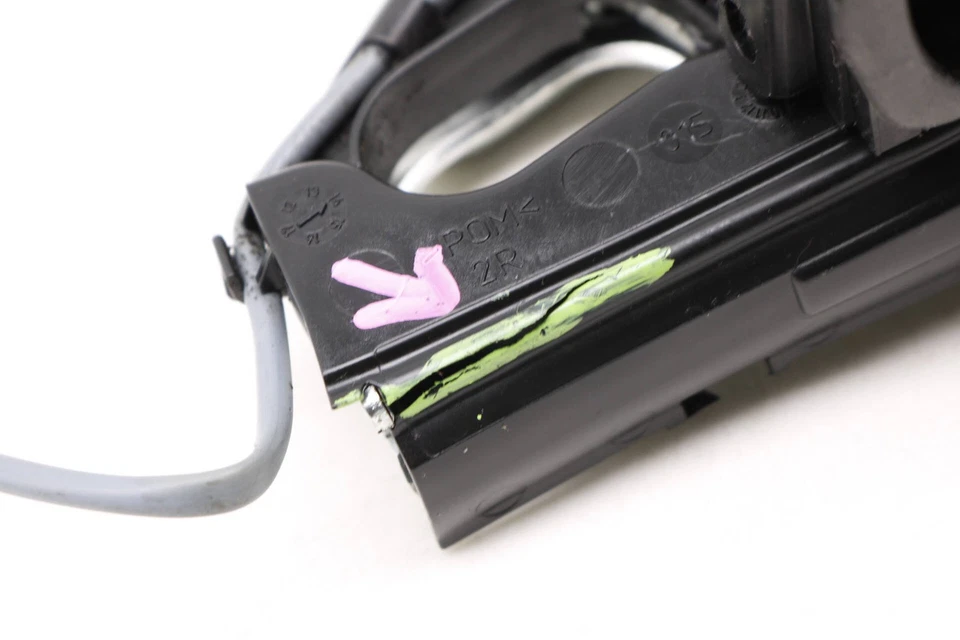 2010-2015 BMW 550I GT - Front Right DOOR Latch / LOCK Actuator 7149436 - Image 2 of 4