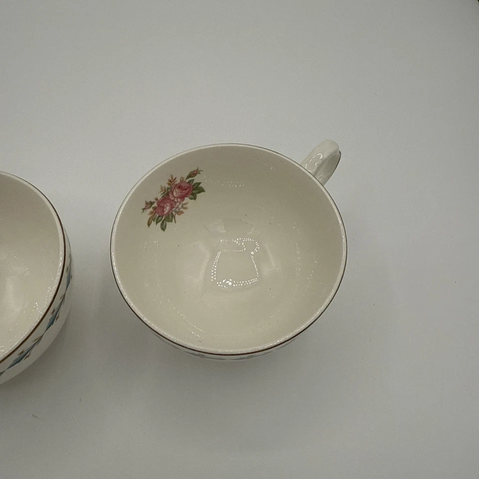 Juego de 2 tazas Harmony House Mount Vernon by Hall con patrón floral usado en excelente estado Foto 3 de 4